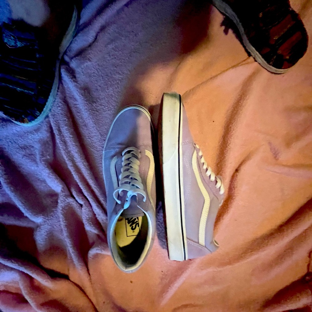 Ellington rare purple vans for the low.